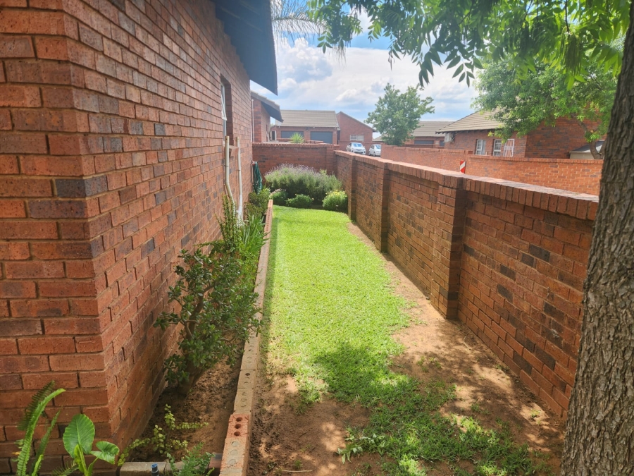 To Let 3 Bedroom Property for Rent in Pentagon Park Free State